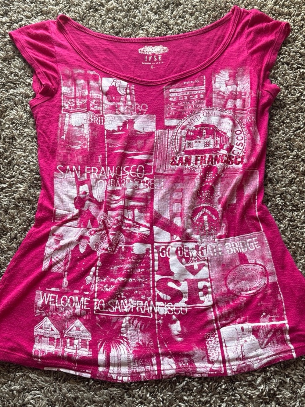 Women's Hot Pink Thin San Francisco Graphic Scoop Neck Tee